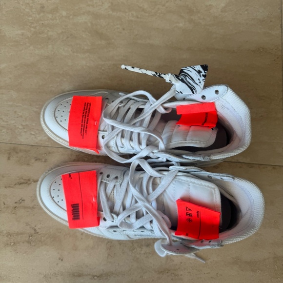 Off-White 3.0 Off Court Lace-Up Sneakers - Picture 2 of 6